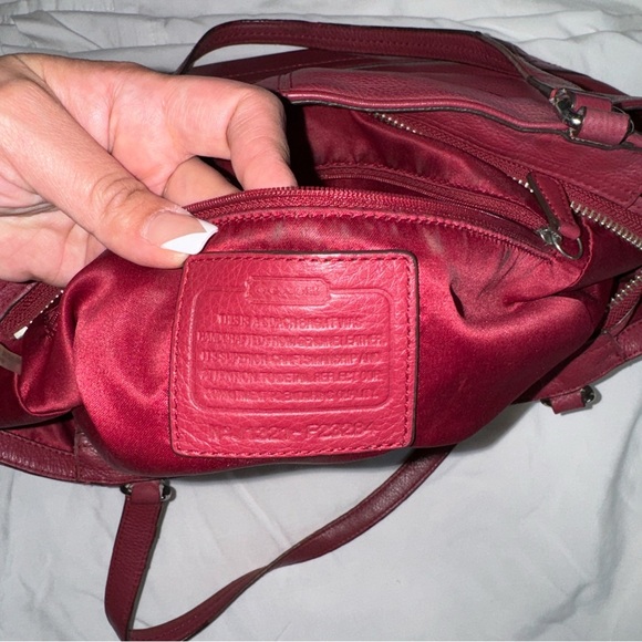 COACH-Park Pebbled Leather Carrie Tote/Shoulder Bag- Berry color - Picture 8 of 10